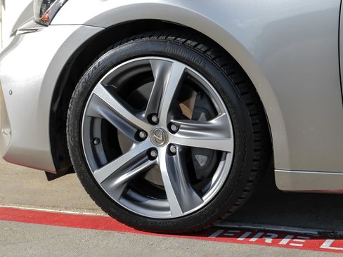 Used 2019 Lexus IS 350 image 54