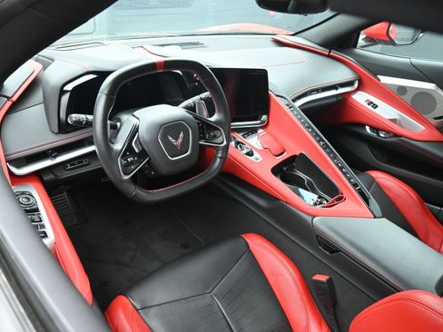 Used 2021 Chevrolet Corvette 2LT w/ Z51 Performance Package image 12