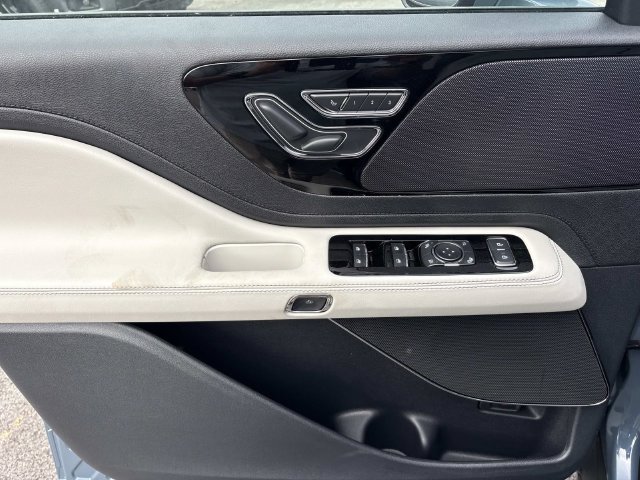 New 2026 Lincoln Aviator 2WD w/ Jet Appearance Package image 19