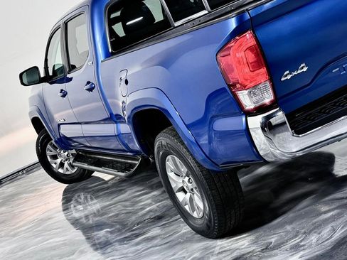 Used 2016 Toyota Tacoma SR5 w/ SR5 Appearance Package (SN) image 13
