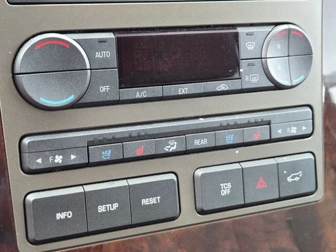 Used 2012 Lincoln Navigator 2WD image 15