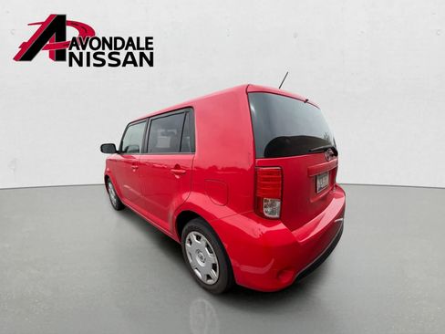 Used 2014 Scion xB FWD image 3