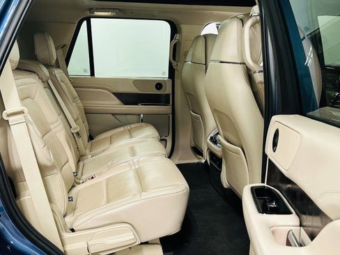 Used 2019 Lincoln Navigator Reserve w/ Cargo Package AWD/4WD image 26