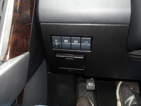 Used 2011 MAZDA CX-9 Grand Touring w/ Moonroof & Bose Audio Pkg image 23