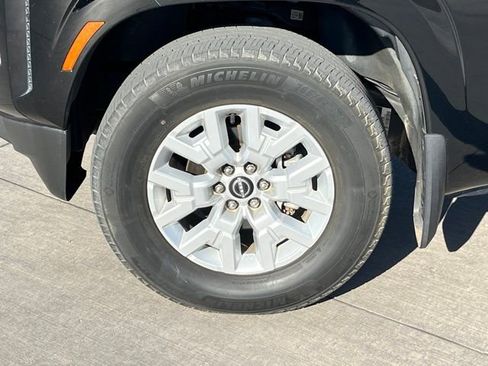 Used 2022 Nissan Frontier SV RWD image 5
