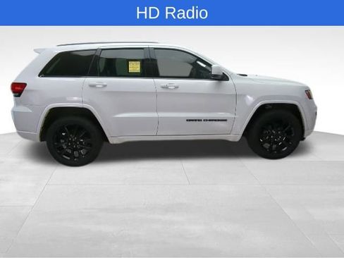 Used 2018 Jeep Grand Cherokee Altitude AWD/4WD image 9