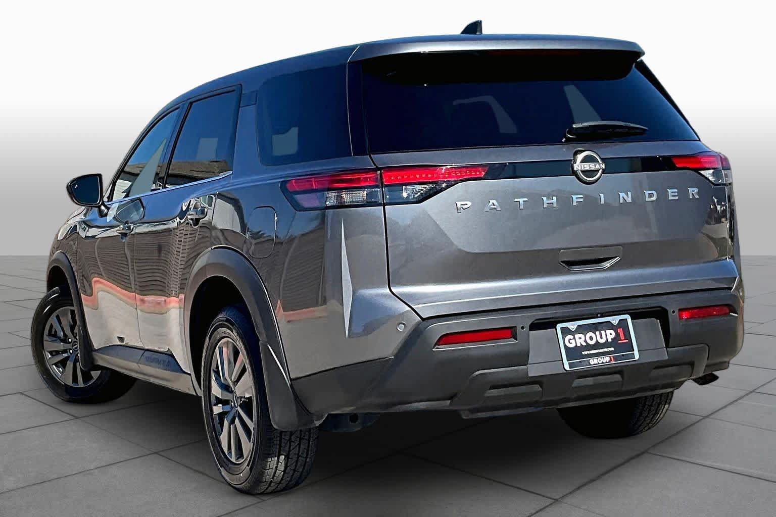 Certified 2025 Nissan Pathfinder S FWD image 12