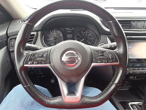 Used 2017 Nissan Rogue SL image 37