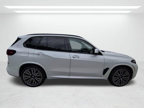 New 2026 BMW X5 xDrive40i w/ M Sport Package AWD/4WD image 3