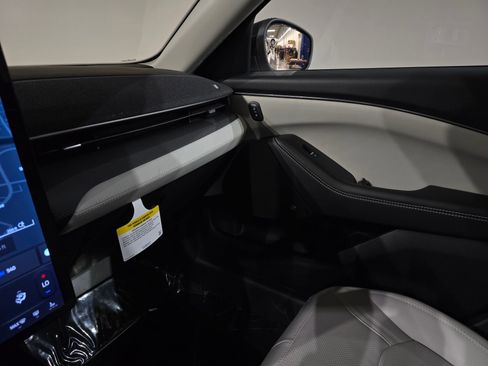 New 2025 Ford Mustang Mach-E Premium image 27