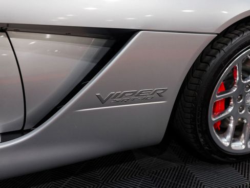 Used 2004 Dodge Viper SRT-10 image 26