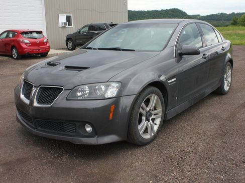 Used 2009 Pontiac G8 w/ Premium Package RWD image 1