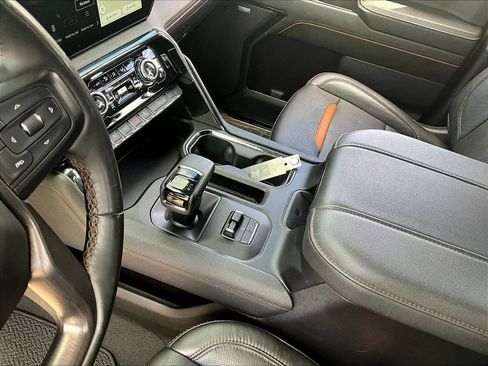 Used 2023 GMC Sierra 1500 AT4 w/ Technology Package AWD/4WD image 21