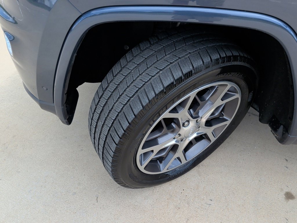 Used 2019 Jeep Grand Cherokee Overland AWD/4WD image 49