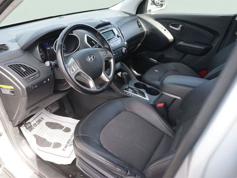 Used 2011 Hyundai Tucson GLS FWD image 8