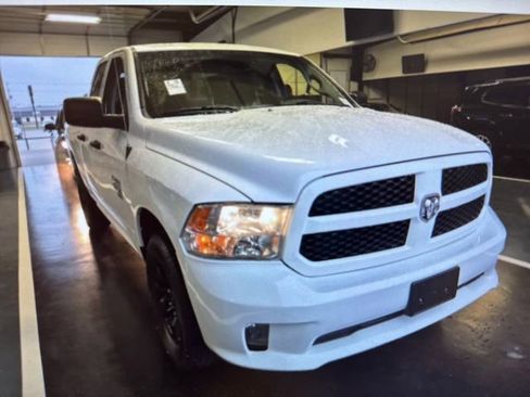 Used 2019 RAM 1500 Express AWD/4WD image 2