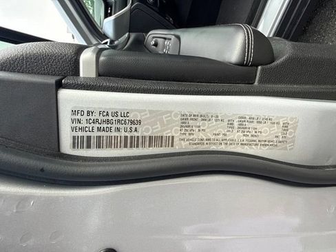 Used 2024 Jeep Grand Cherokee Limited AWD/4WD image 35