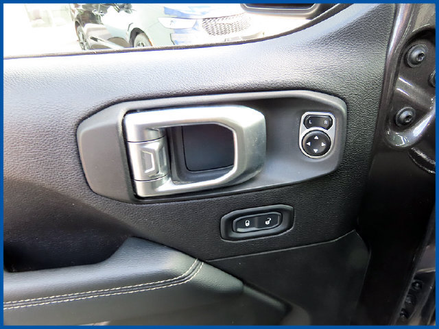 Used 2019 Jeep Wrangler Unlimited Sahara w/ Safety Group AWD/4WD image 13