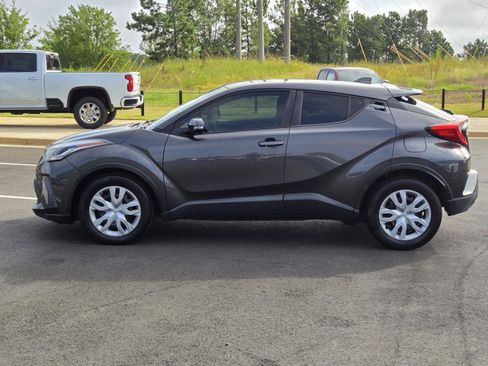 Used 2021 Toyota C-HR LE FWD image 14