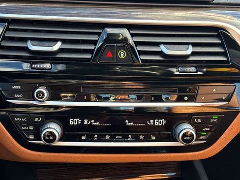 Used 2018 BMW 530i xDrive w/ Premium Package image 24