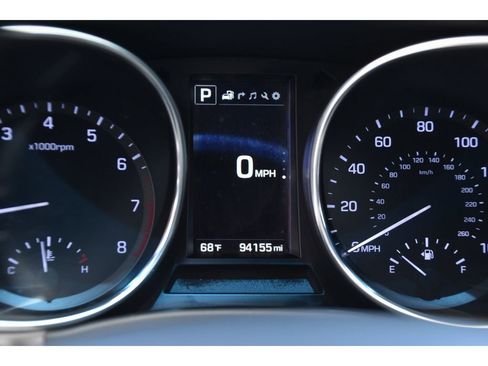 Used 2017 Hyundai Santa Fe SE image 19