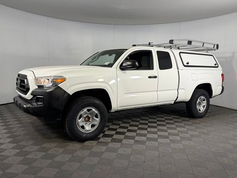 Used 2022 Toyota Tacoma SR RWD image 9