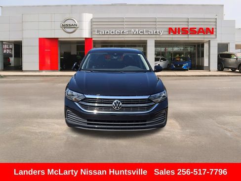 Used 2023 Volkswagen Jetta SE FWD image 11