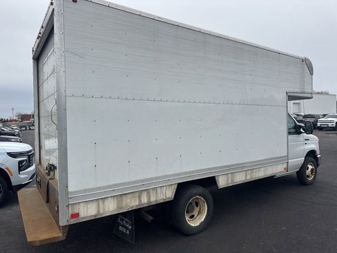 Used 2015 Ford E-350 and Econoline 350 Super Duty image 34