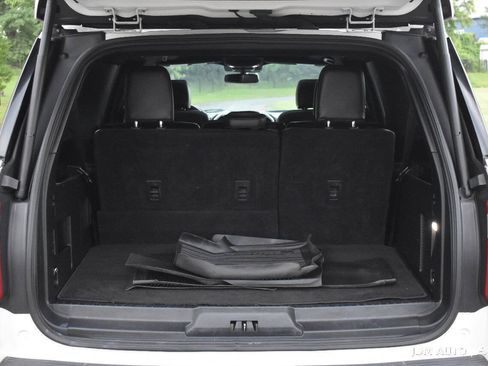 Used 2018 Ford Expedition Max XLT w/ Equipment Group 202A AWD/4WD image 38