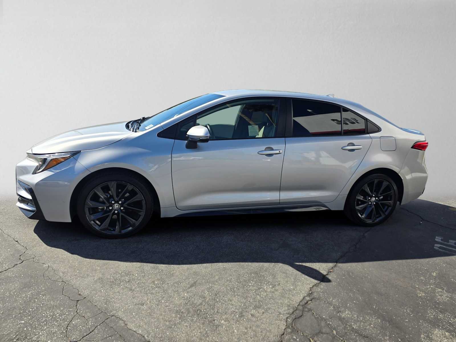 Used 2024 Toyota Corolla SE FWD image 6