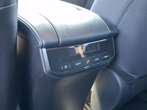 Certified 2025 Toyota Highlander LE FWD image 11