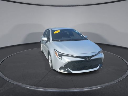 Used 2023 Toyota Corolla SE image 4