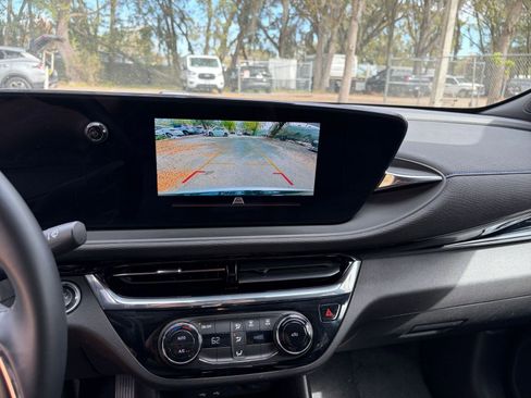 Used 2025 Buick Envista Sport Touring image 32