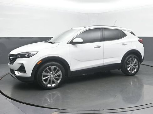 Used 2021 Buick Encore GX Essence w/ Experience Buick Package FWD image 2
