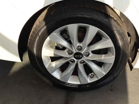 Used 2018 Kia Optima S w/ Panoramic Sunroof Package image 41