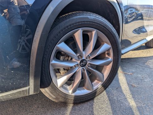 Used 2022 INFINITI QX50 Essential image 12