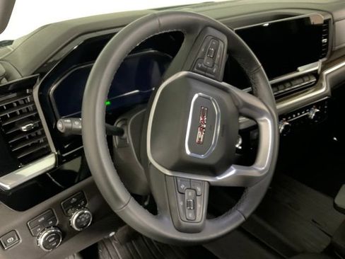 Used 2025 GMC Sierra 1500 Elevation image 23