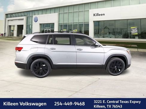 New 2026 Volkswagen Atlas SE image 8