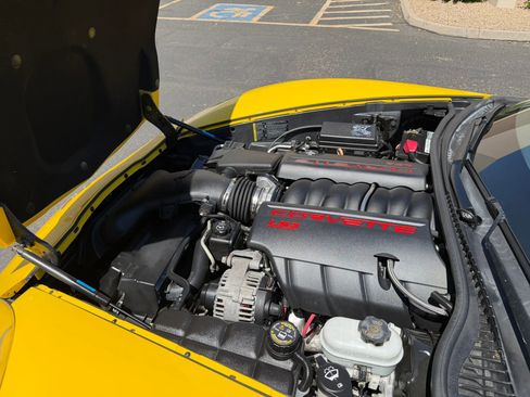 Used 2011 Chevrolet Corvette Coupe w/ Preferred Equipment Group RWD image 18