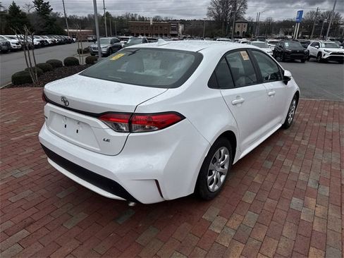Used 2020 Toyota Corolla LE image 14