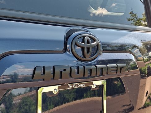 Used 2024 Toyota 4Runner SR5 Premium w/ Moonroof Package AWD/4WD image 31