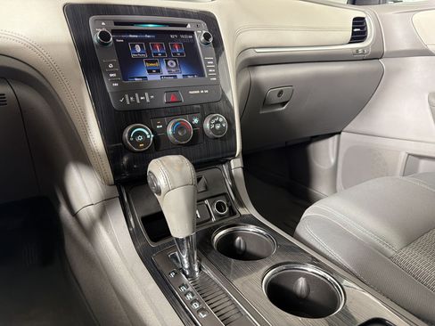 Used 2017 Chevrolet Traverse LT FWD image 15