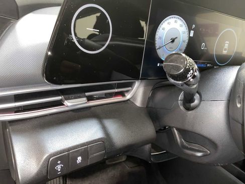 Used 2024 Hyundai Elantra SEL w/ Convenience Package image 24