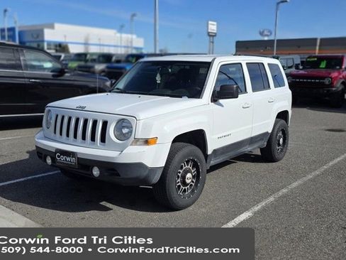 Used 2016 Jeep Patriot Sport w/ Power Value Group image 13