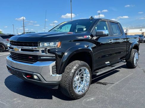 Used 2021 Chevrolet Silverado 1500 LT AWD/4WD image 3