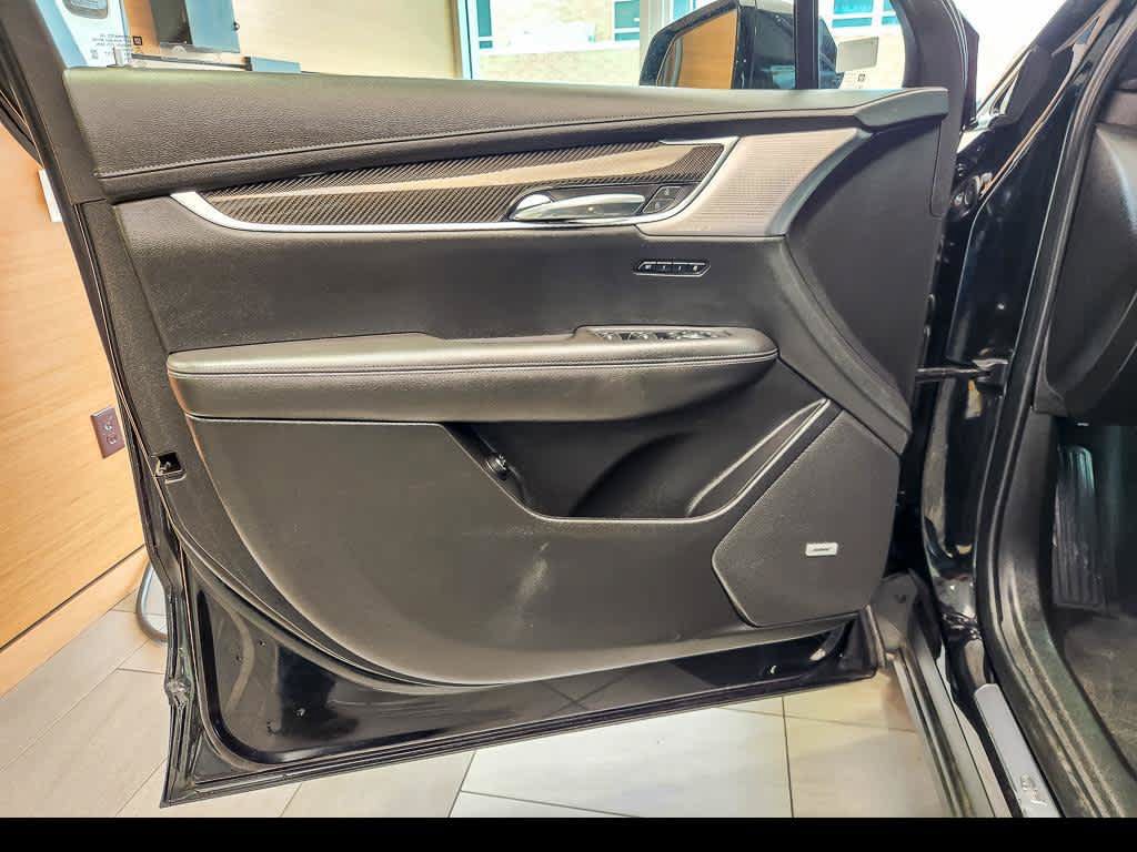 Used 2022 Cadillac XT6 Sport w/ Technology Package AWD/4WD image 20