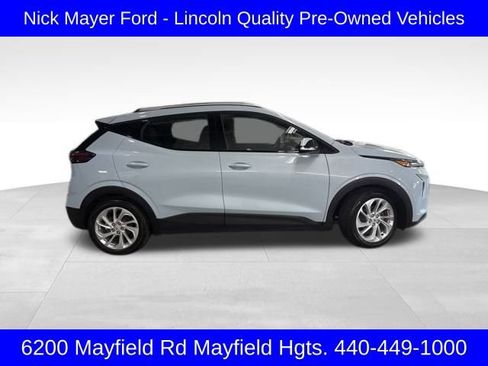 Used 2023 Chevrolet Bolt EUV LT image 4