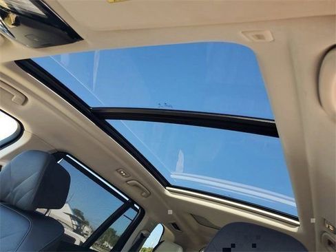 Used 2025 BMW X7 xDrive40i image 16