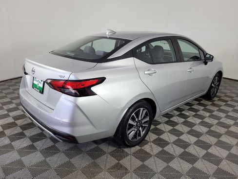 Used 2021 Nissan Versa SV FWD image 9