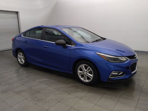 Used 2017 Chevrolet Cruze LT w/ RS Package FWD image 11
